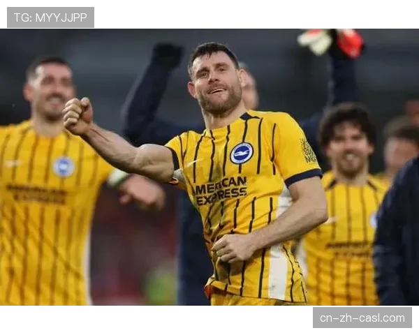 终场哨响,39岁老将米尔纳被换下时接受全场球迷起立鼓掌致敬 终场哨响,39岁老将米尔纳被换下时接受全场球迷起立鼓掌致敬